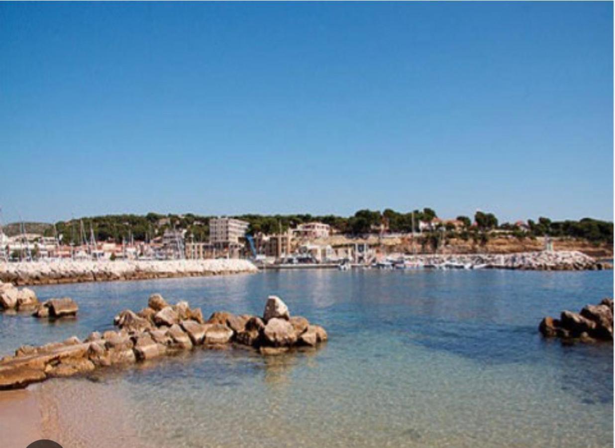 Port De Carry Le Rouet Apartment Exterior photo